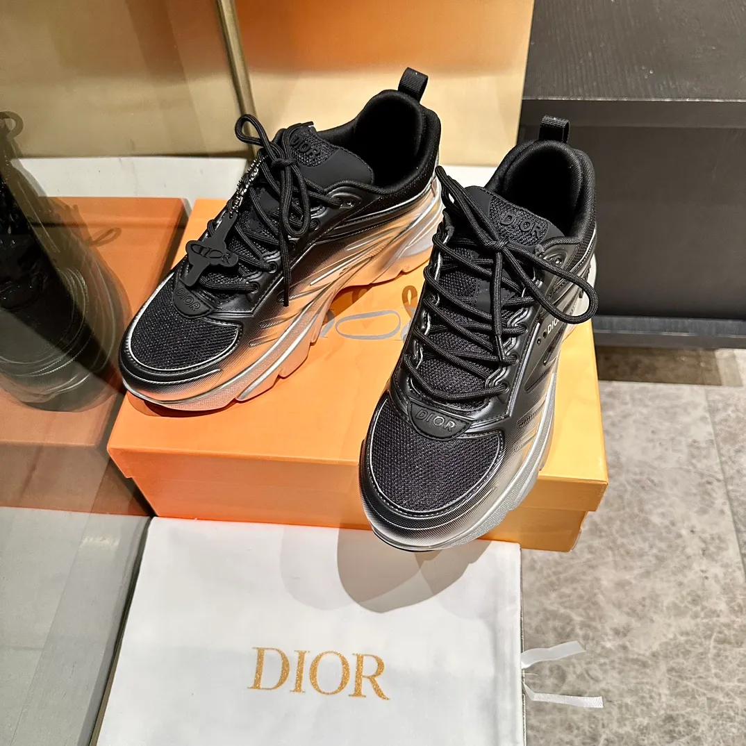 p680🐮🐮New to the Dior collection, these C'est Dior sneakers make a bold and stylish statement. Carefully crafted, the letters C and D are displayed on the sides of the upper for style, and the details add a touch of elegance. The lightweight two-tone Dior sole offers exceptional comfort and sporty appeal. Can add a stylish touch to any casual look. Christian Dior Paris signature on the tongue and sole. Two-tone notches feature Christian Dior's lucky star symbol. Women’s size 35-40, men’s size 38-45